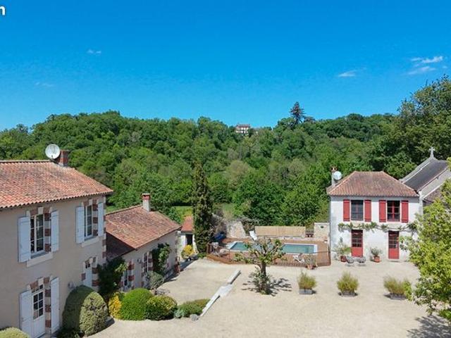 Maison 14 pièces 419 m²