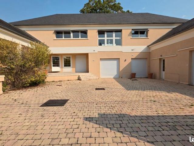 Maison 14 pièces 423 m²