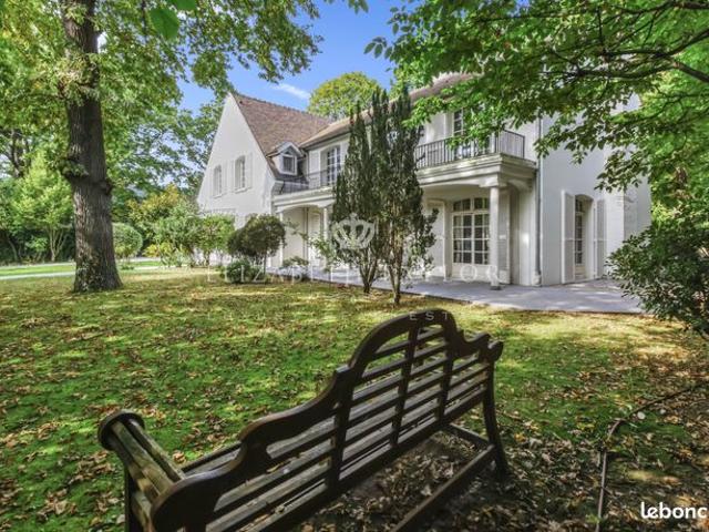 Maison 14 pièces 420 m²