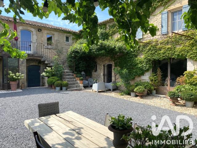 Maison 14 pièces 420 m²