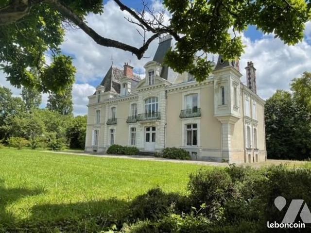 Maison 14 pièces 585 m²