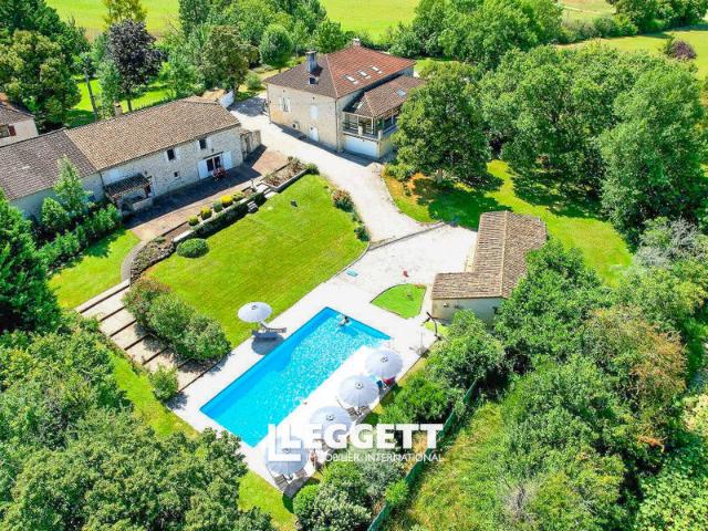 Maison 14 pièces 589 m²