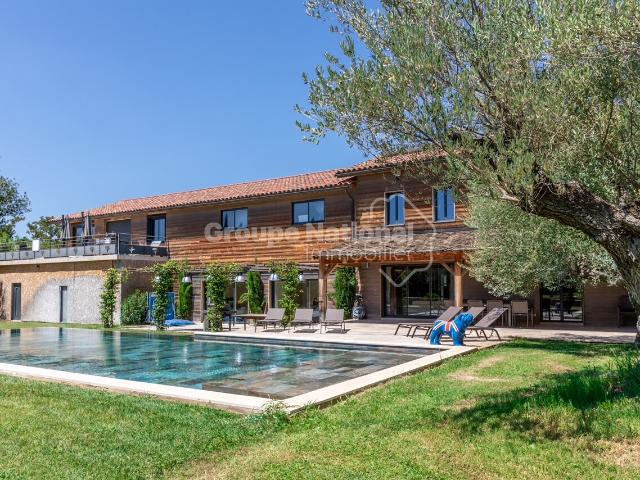 Maison 14 pièces 502 m²