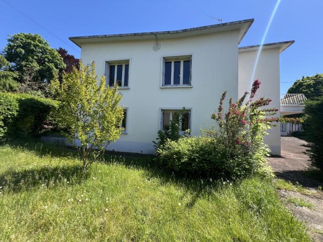Maison 200 m2 Garage double Jardin 580 m2 secteur résidentiel