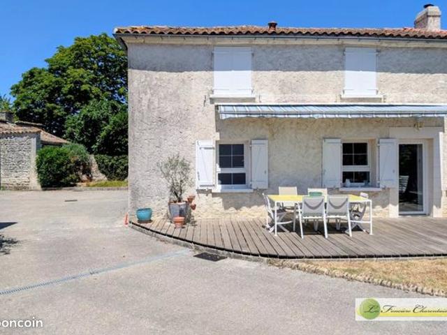 Maison 158 m² Puymoyen