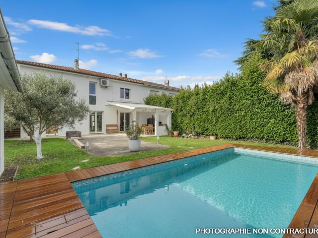 Maison 150 m2 avec GARAGE JARDIN et PISCINE secteur CHATEAU DE L HERS