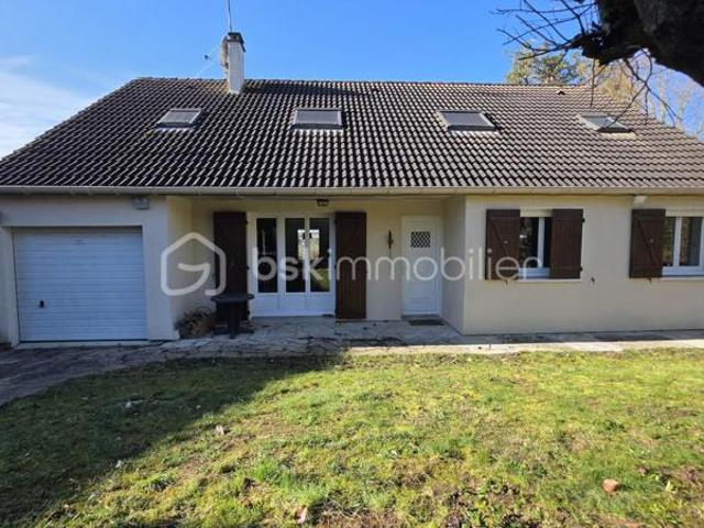 Maison individuelle 185 m2 5 chambres + bureau garage et terrain 760 m2