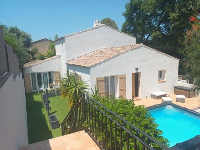 MAISON 150M2 AVEC STUDIO TERRAIN 550M2