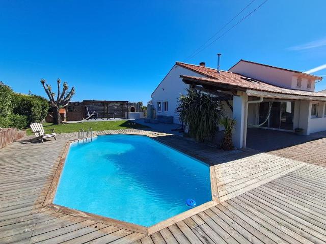 Maison 152m² 7 pièces terrain clos piscine 152m² Breuil Magné