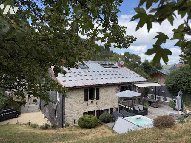Maison avec jardin et terrasse