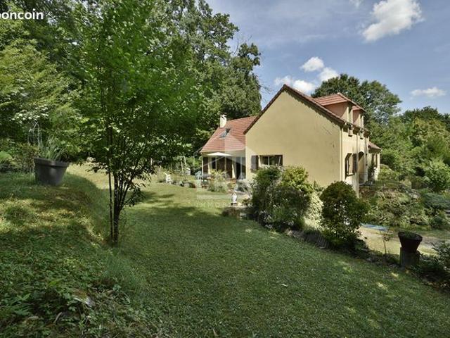 Maison 15 pièces 141 m²
