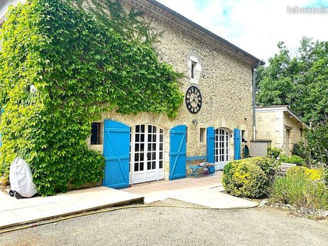 Maison 15 pièces 240 m²