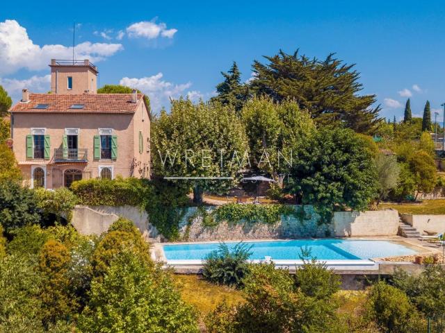 Maison 15 pièces 253 m²