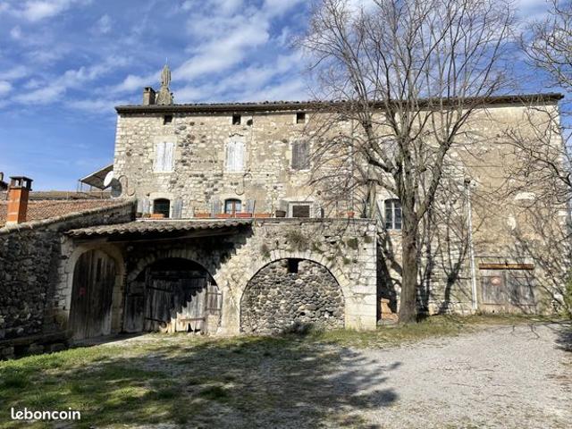 Maison 15 pièces 281 m²