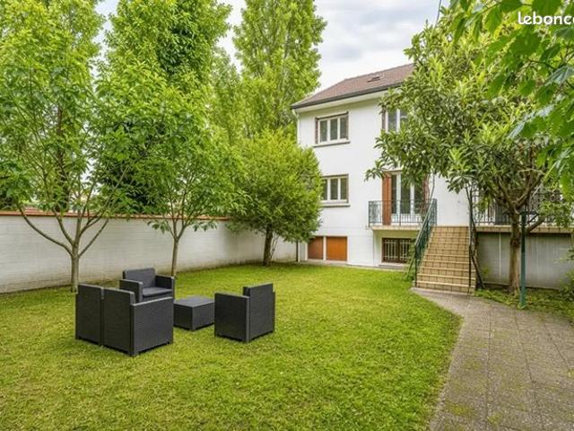 Maison 15 pièces 220 m²