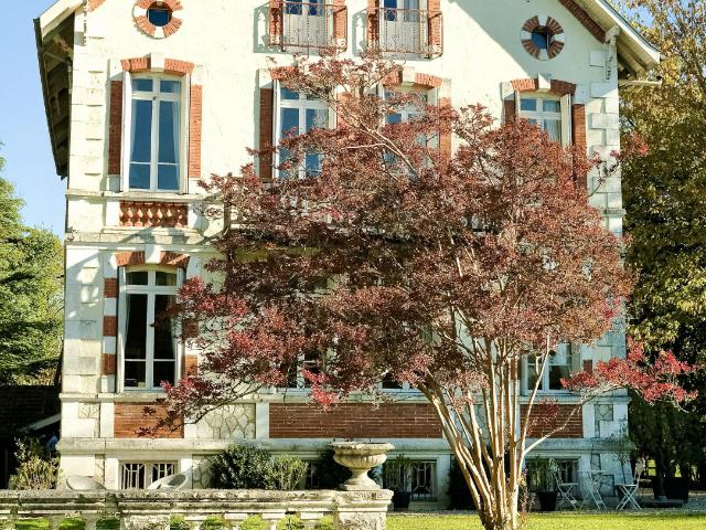 Maison 15 pièces 342 m²