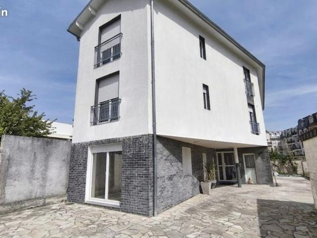 Maison 15 pièces 350 m²
