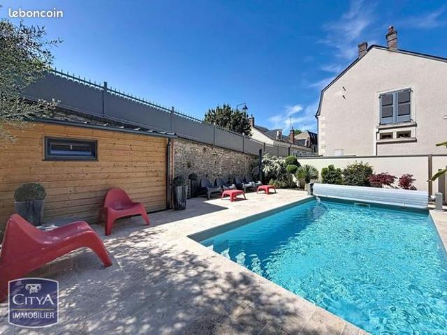Maison 15 pièces 365 m²