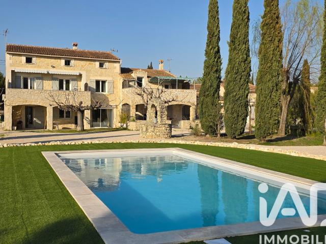 Maison 15 pièces 365 m²