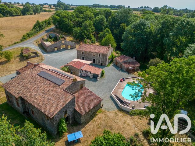 Maison 15 pièces 365 m²