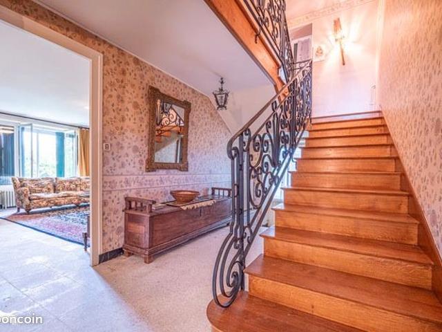 Maison 15 pièces 366 m²