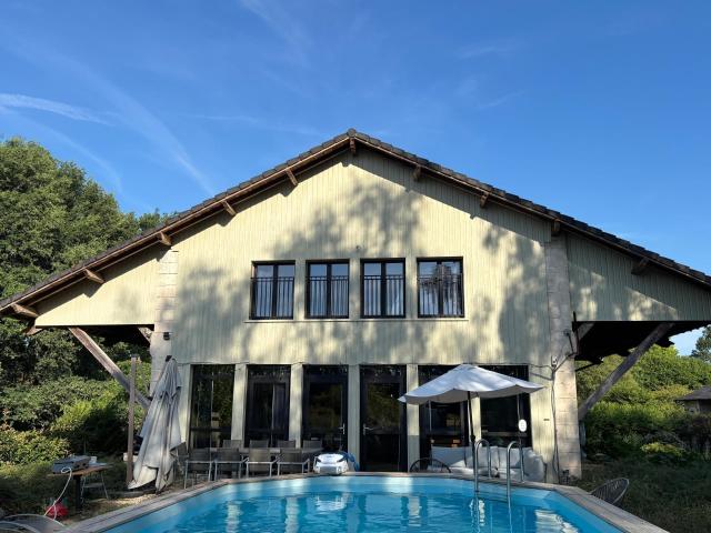 Maison 15 pièces 379 m²