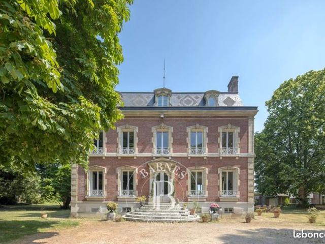 Maison 15 pièces 380 m²