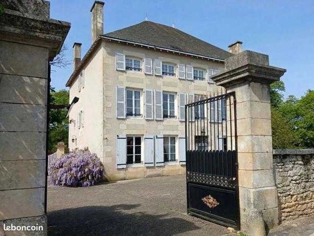 Maison 15 pièces 384 m²