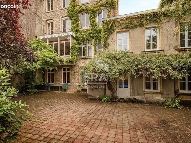 Maison 15 pièces 388 m²