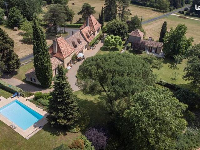 Maison 15 pièces 392 m²