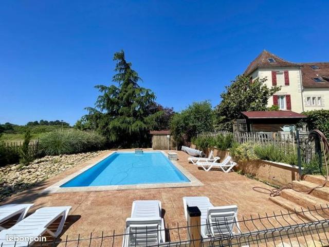 Maison 15 pièces 395 m²