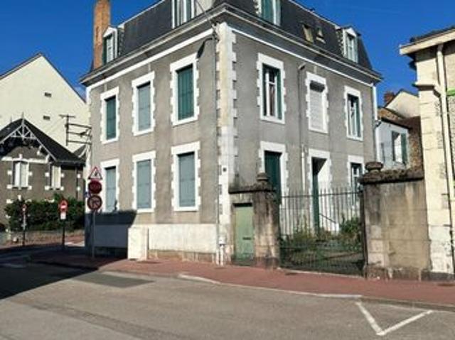 Maison 15 pièces 300 m²