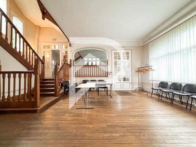 Maison 15 pièces 325 m²
