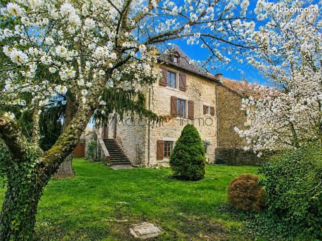 Maison 15 pièces 319 m²