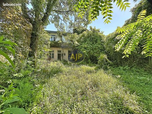 Maison 15 pièces 319 m²
