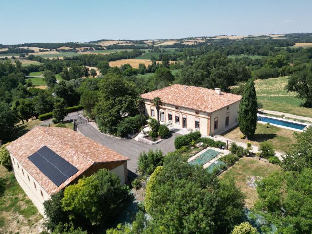 Maison 15 pièces 323 m²
