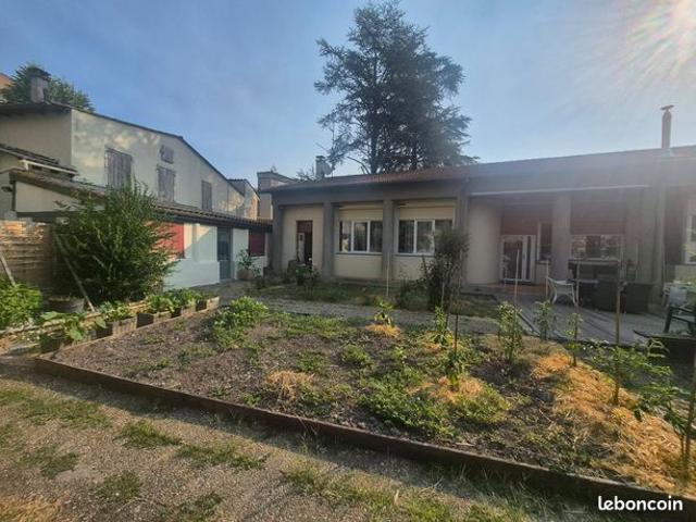 Maison 15 pièces 333 m²