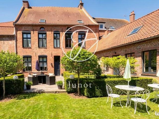 Maison 15 pièces 334 m²