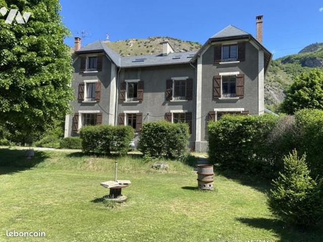 Maison 15 pièces 335 m²