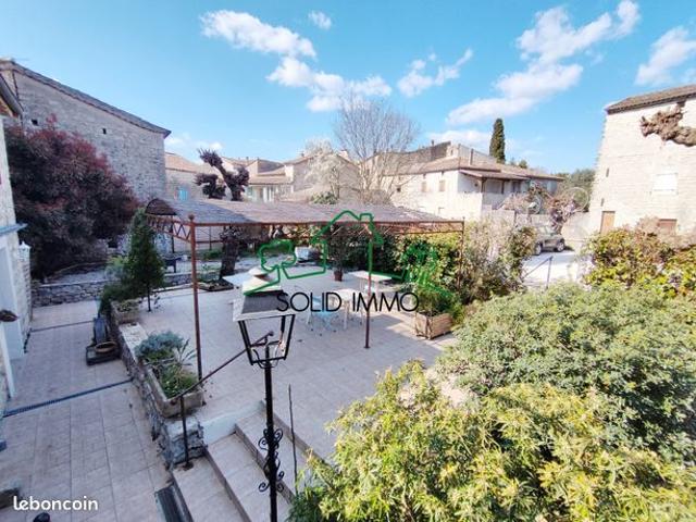 Maison 15 pièces 445 m²