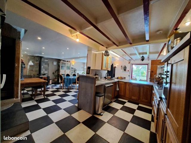 Maison 15 pièces 450 m²