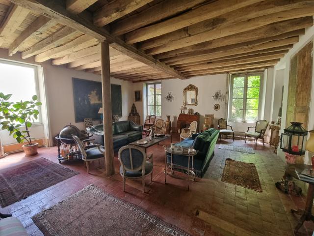 Maison 15 pièces 450 m²