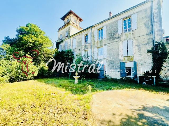 Maison 15 pièces 472 m²