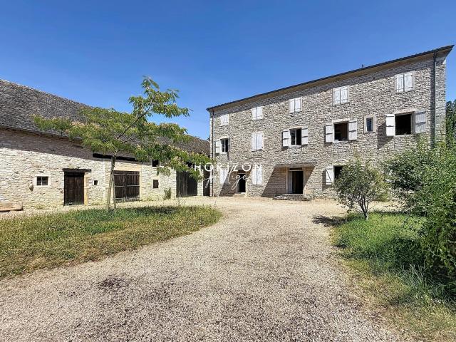 Maison 15 pièces 475 m²