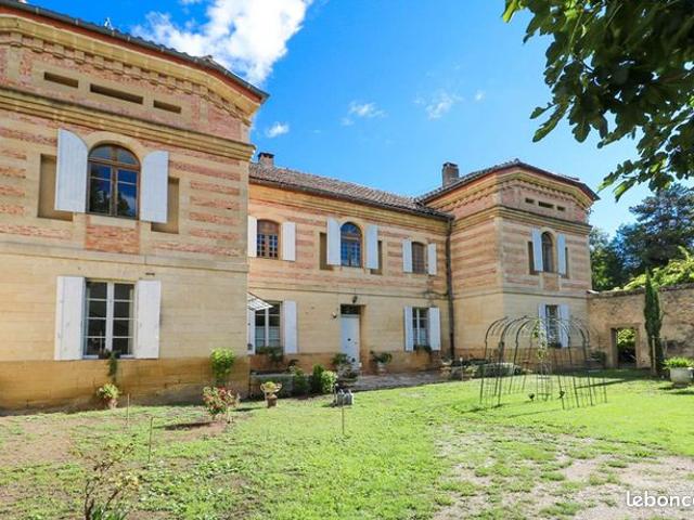 Maison 15 pièces 480 m²