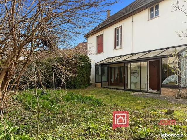 Maison 15 pièces 400 m²