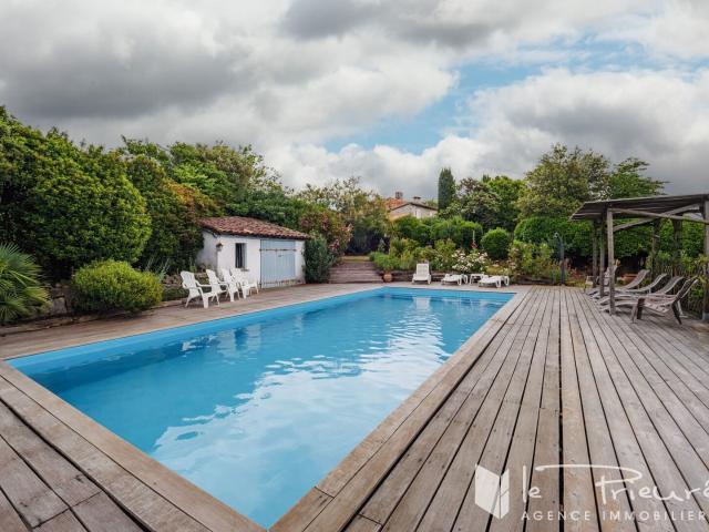 Maison 15 pièces 402 m²