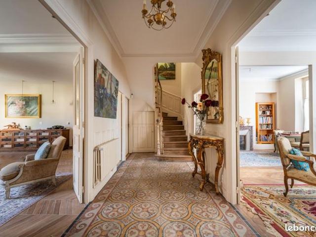 Maison 15 pièces 421 m²
