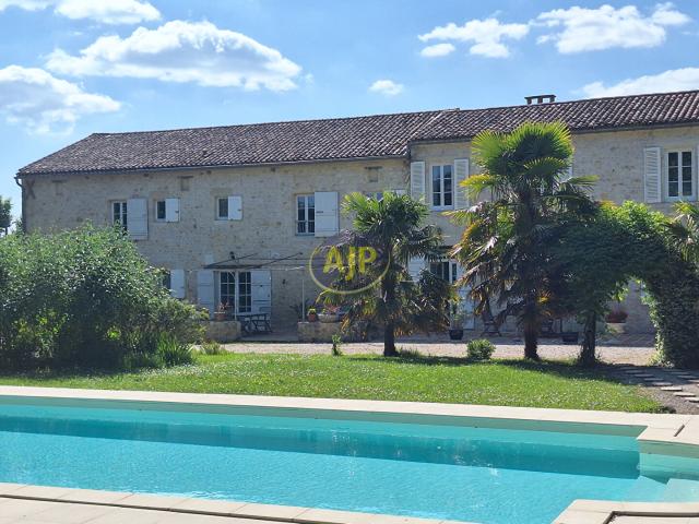 Maison 15 pièces 540 m²