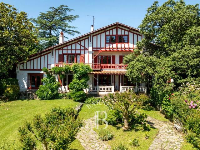 Maison 15 pièces 500 m²